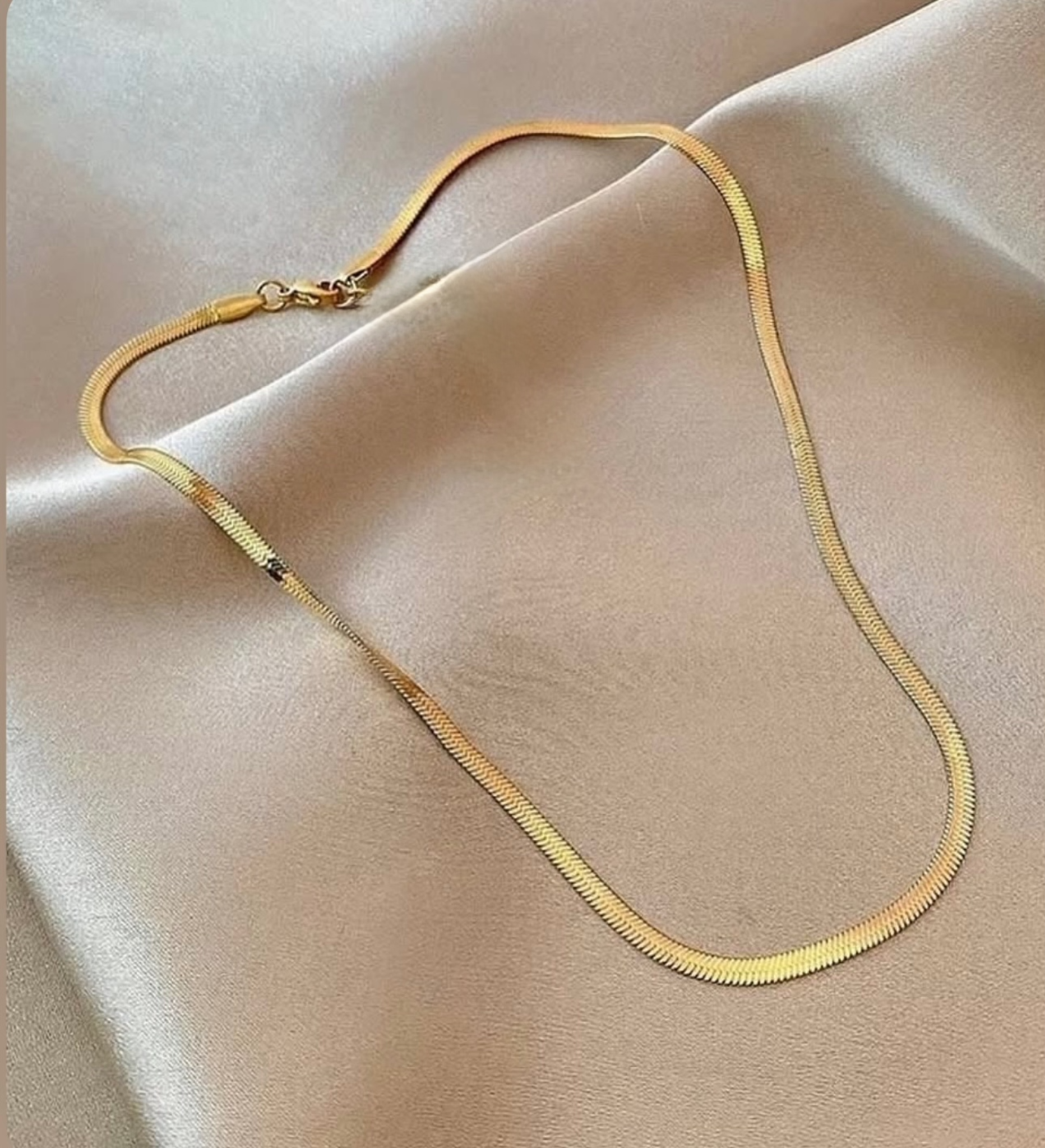 گردنبند رنگ ثابت ماری تضمینی امکان استفاده در حمام و استخر